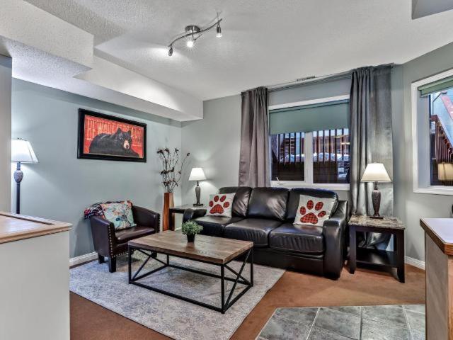 New! Cozy Rocky Mountain Chalet Managed By Little Sister Getaways Canmore Exterior foto